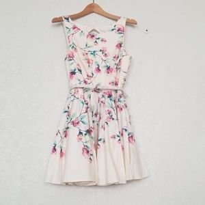 LC Lauren  Conrad flower dress size 8